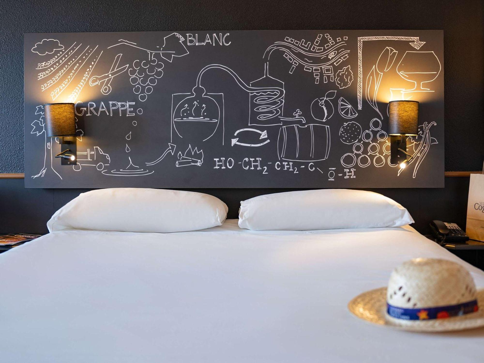 ไอบิส สไตล์ โกญัค Hotel Chateaubernard ภายนอก รูปภาพ
