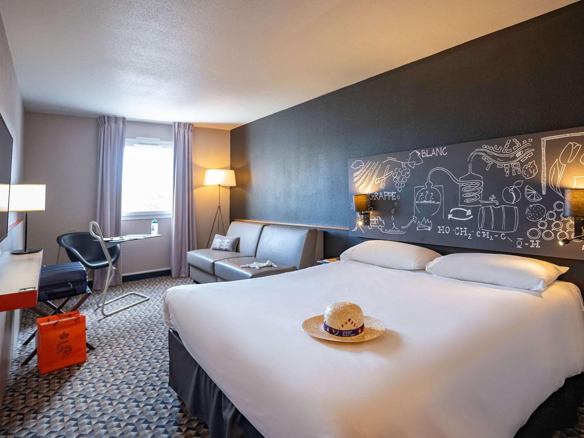 ไอบิส สไตล์ โกญัค Hotel Chateaubernard ภายนอก รูปภาพ
